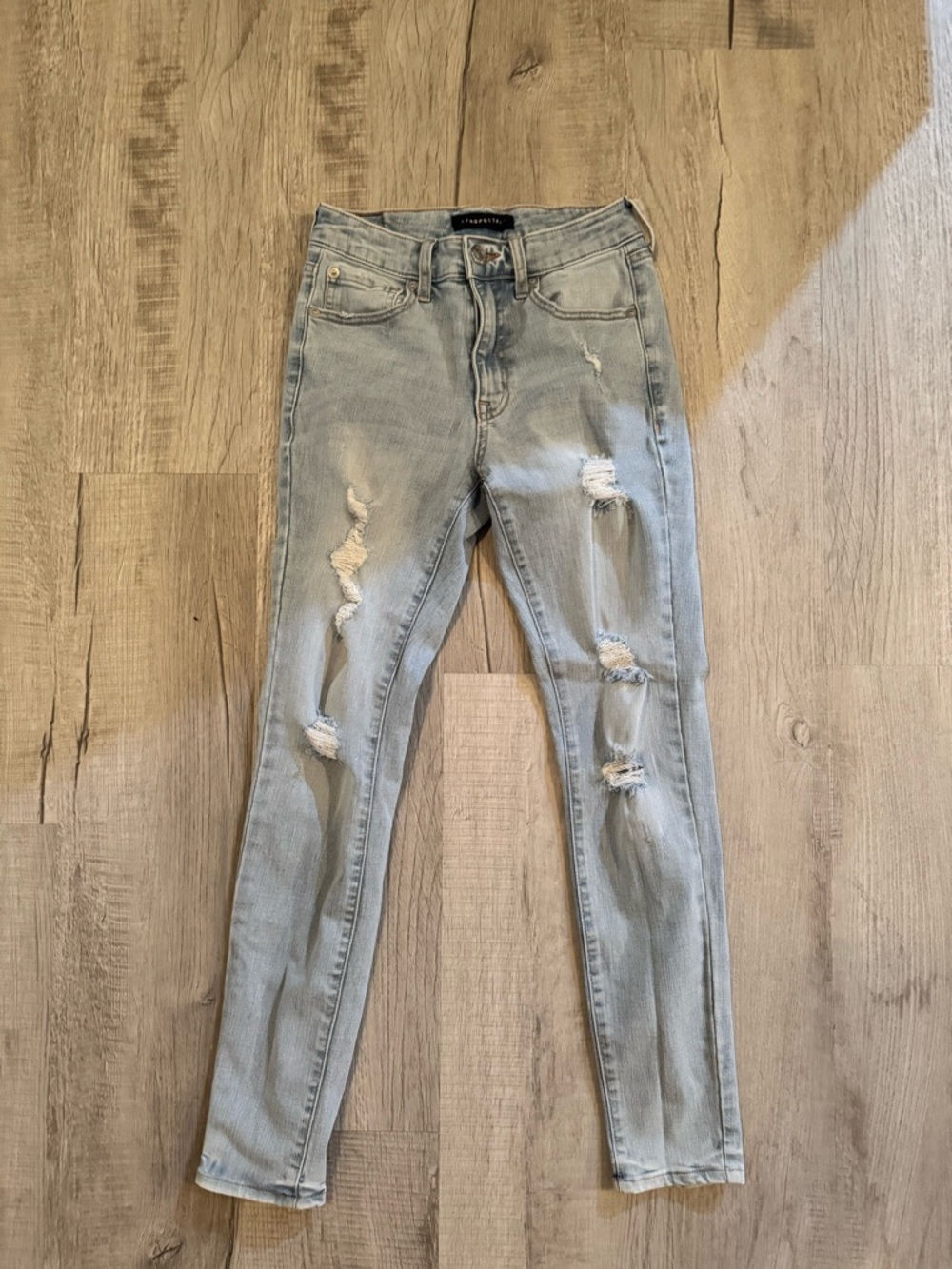 Aeropostale Light Wash Distressed High Rise Jeggings